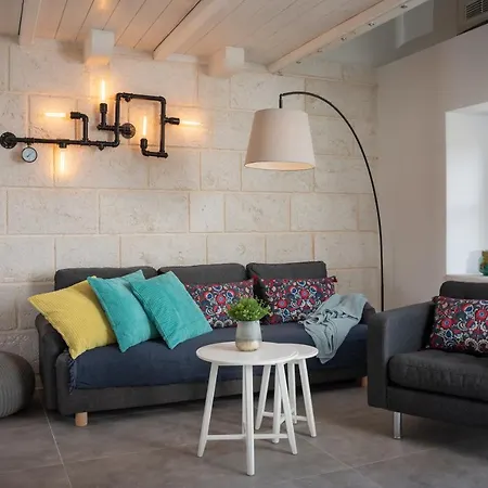 Coastal Apartment *